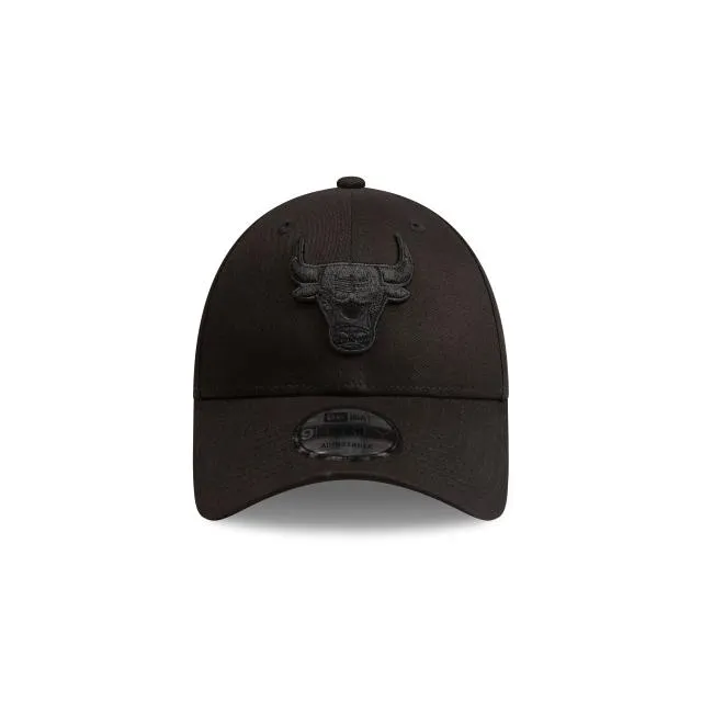 NEW ERA CHICAGO BULLS BLACK ON BLACK 9FORTY CAP